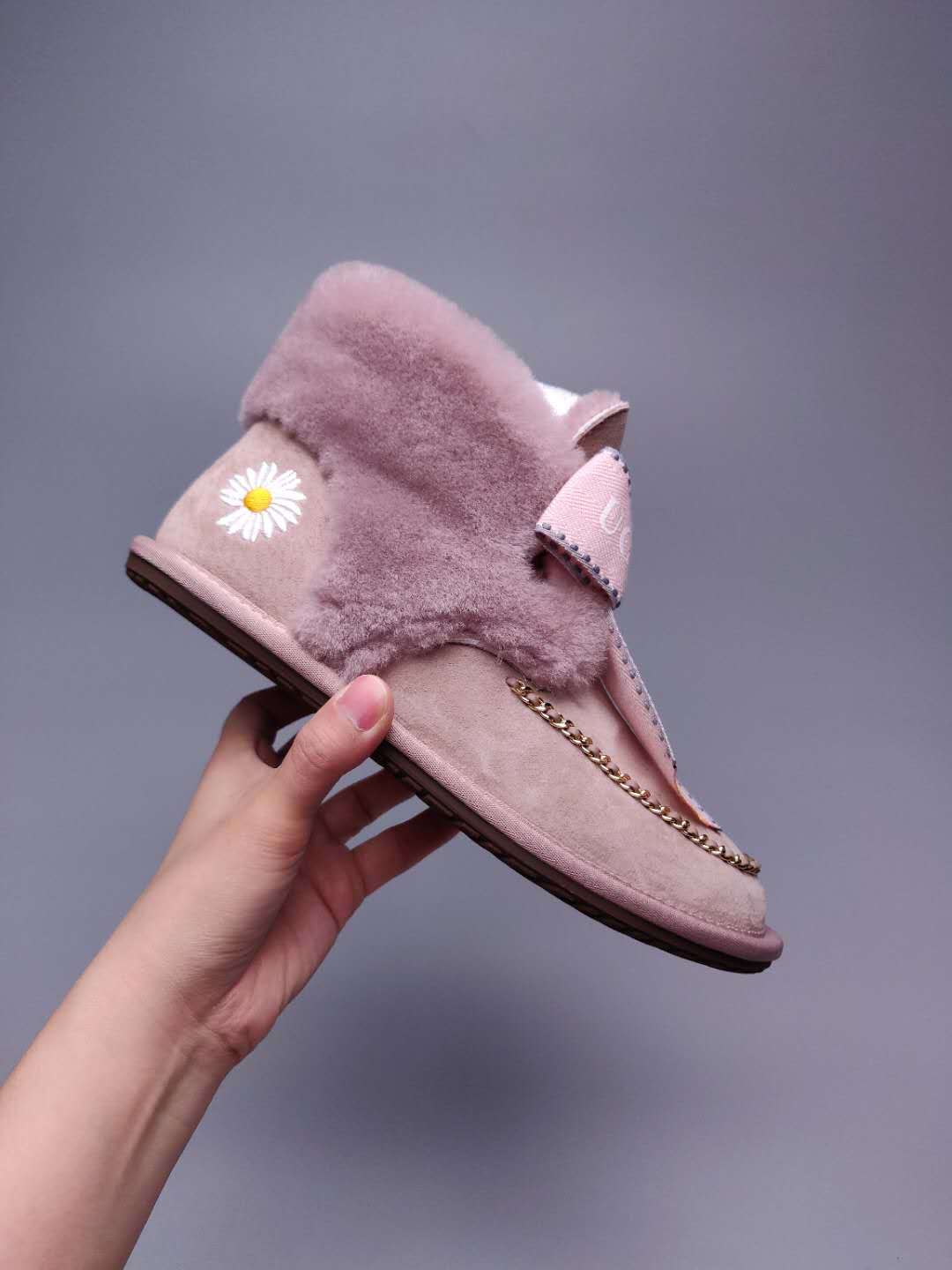 7888 Mu Pink Daisy Chain-and-Ribbon Detail Shoes