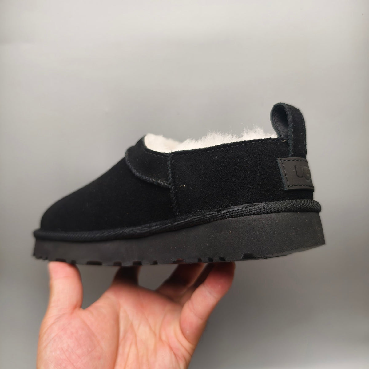 3891 Women's Black Classic Slip-On Shoes