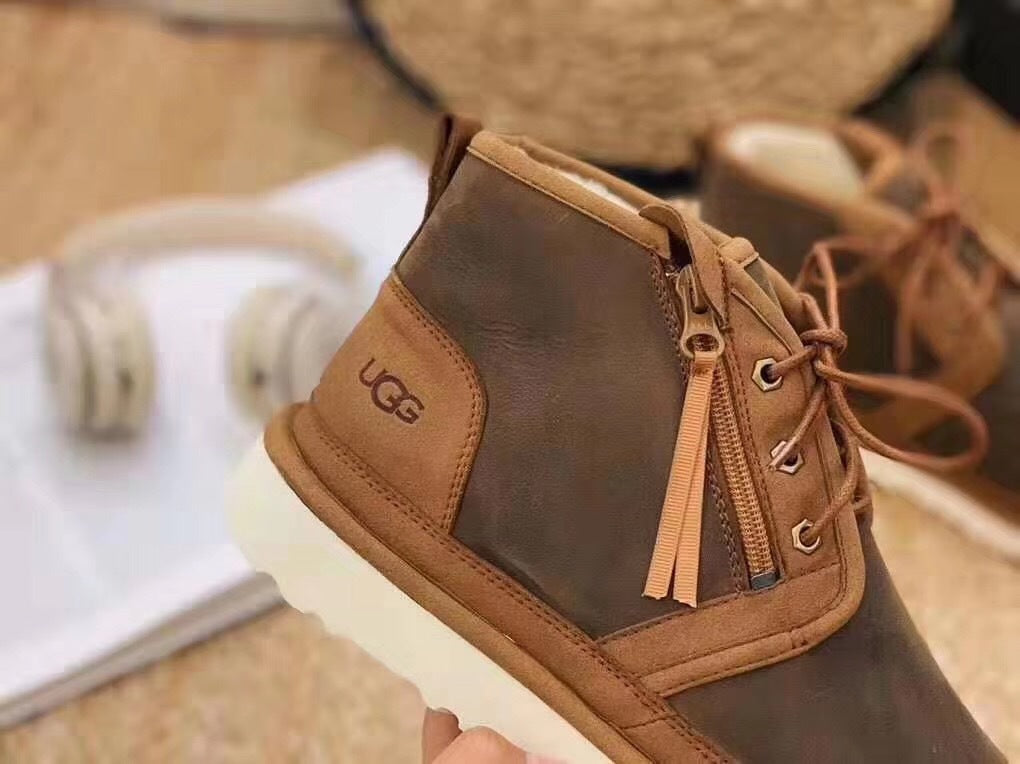 3883 Neum Chestnut Zip-Up Shoes
