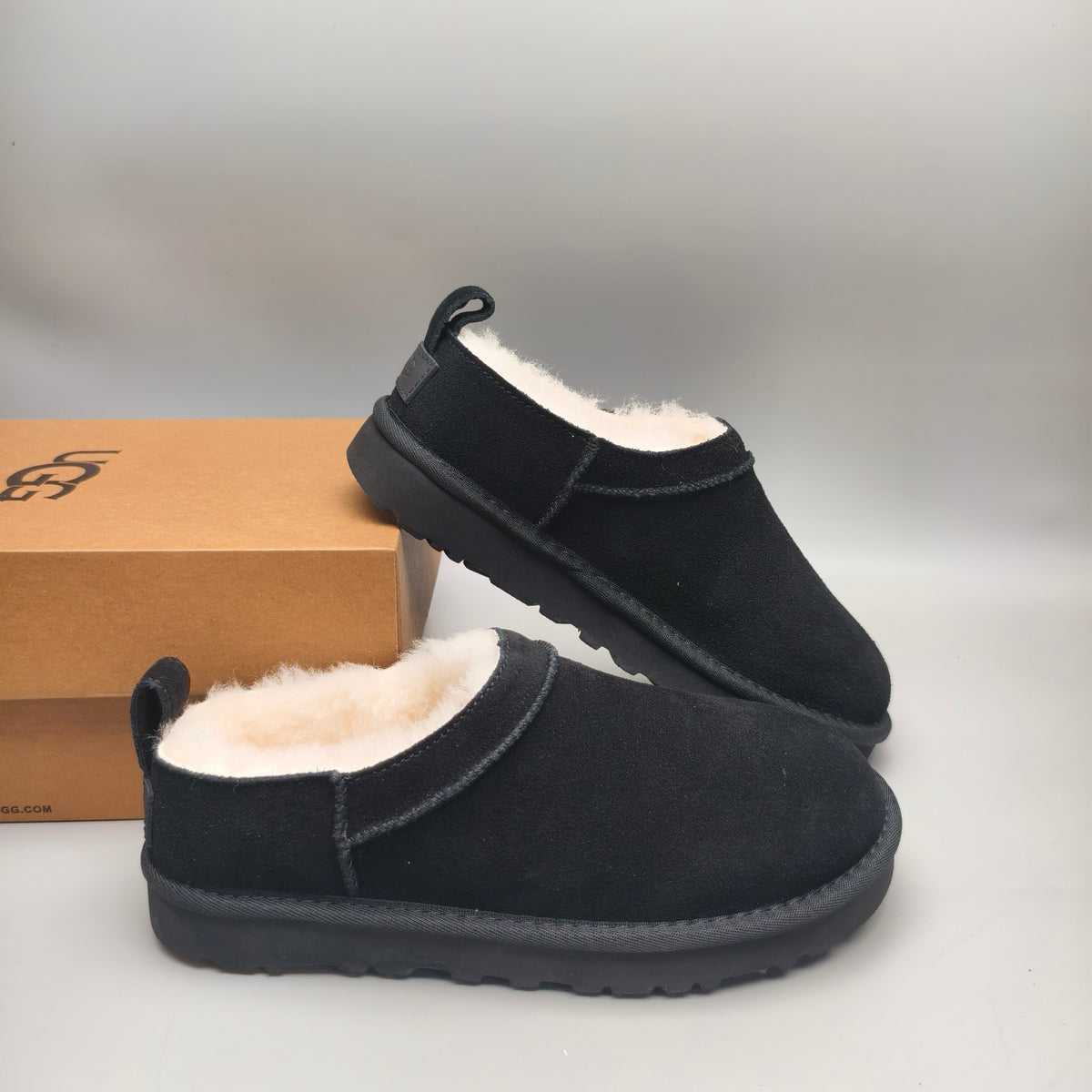 3891 Women's Black Classic Slip-On Shoes