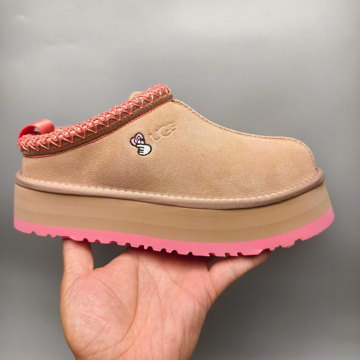 2553 / 2130 Pink Folk-Inspired Platform Casual Shoes