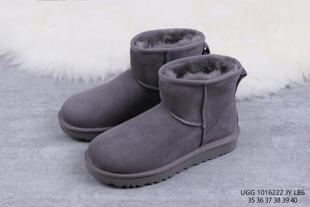 6222 Classic Mini II Gray Ankle Boots