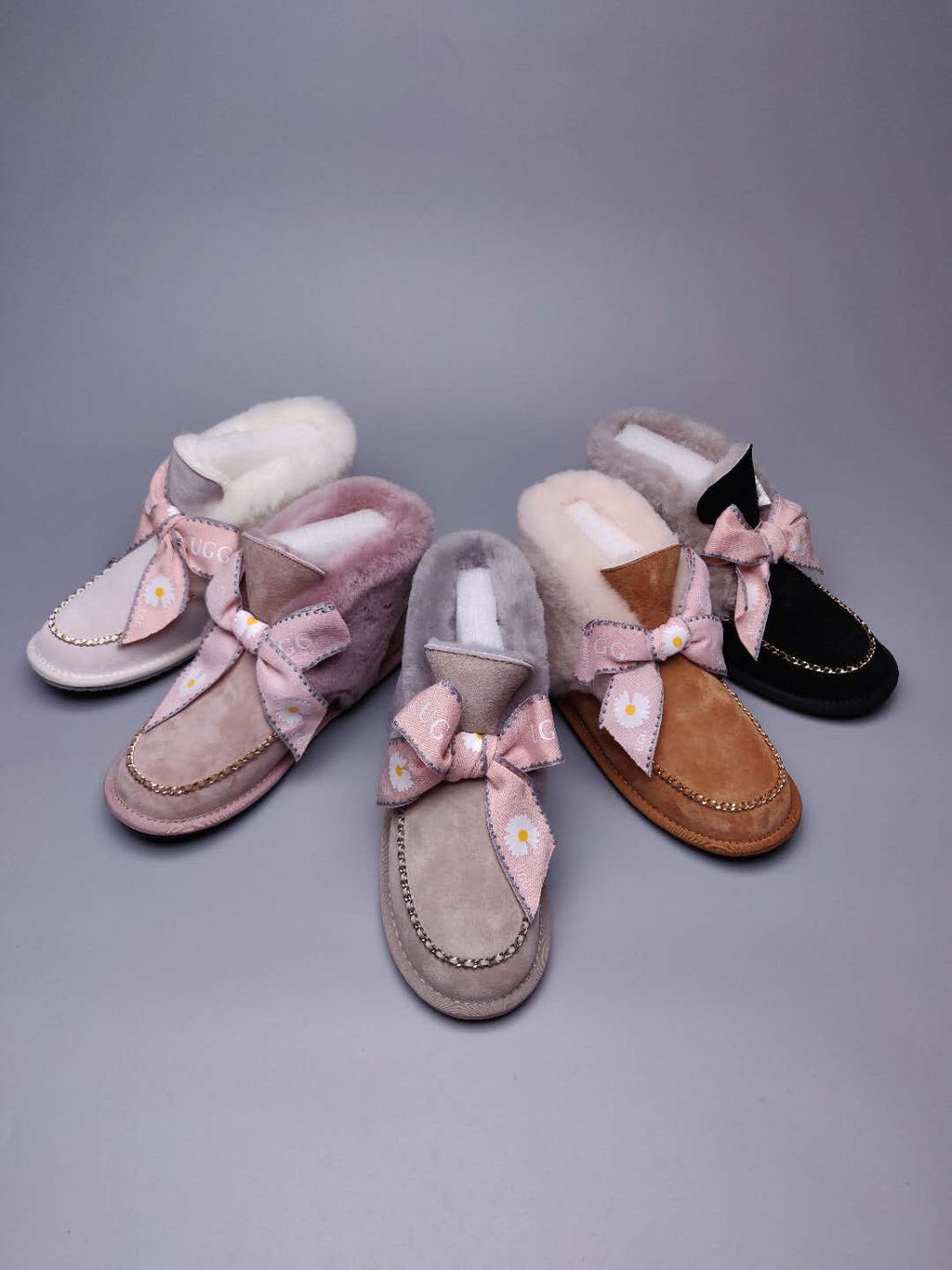 7888 Mu Pink Daisy Chain-and-Ribbon Detail Shoes