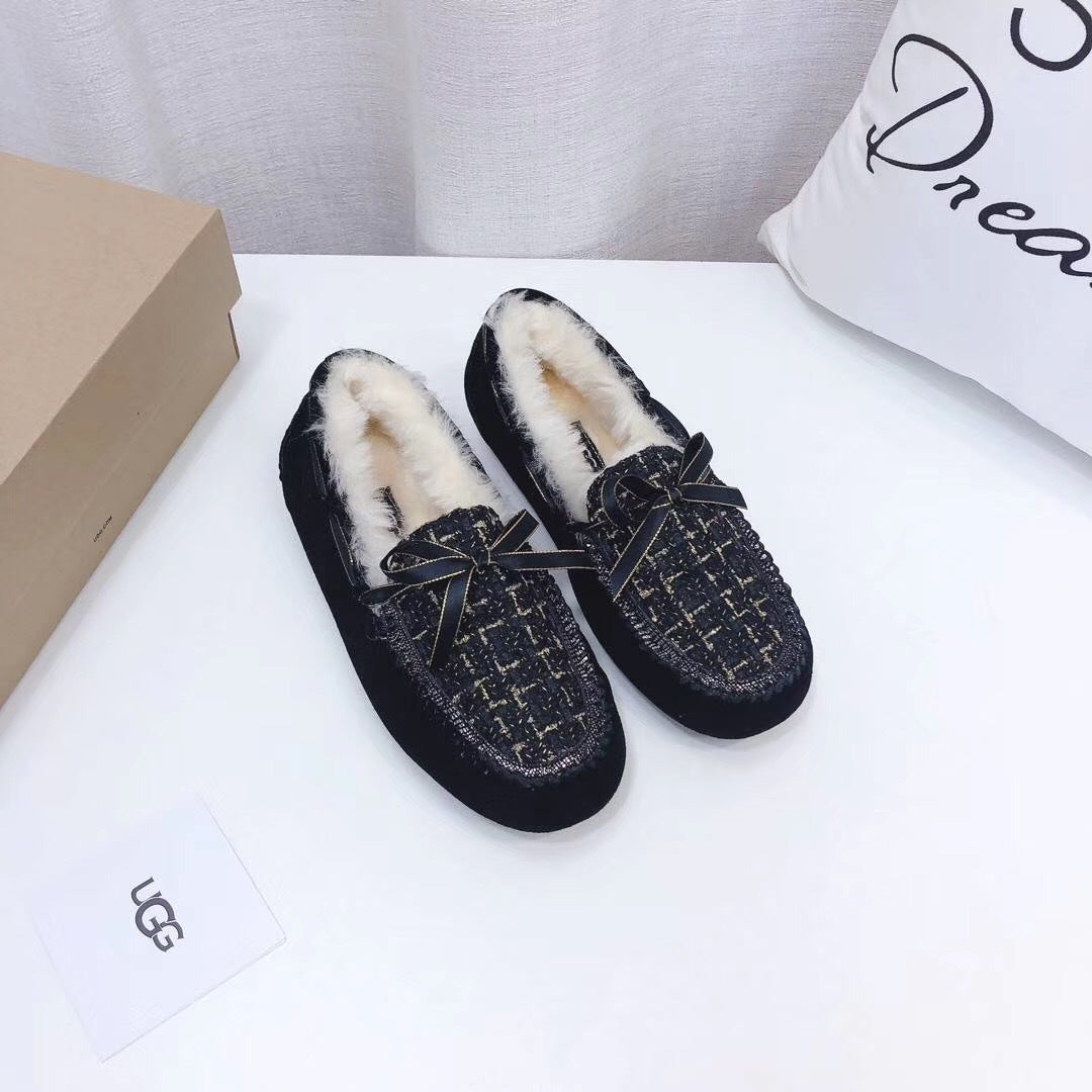 5623 Black Chic Moccasin-Style Loafers