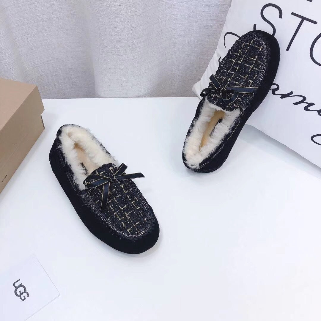 5623 Black Chic Moccasin-Style Loafers