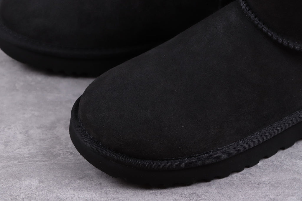 6223 Classic Short II Black Boots