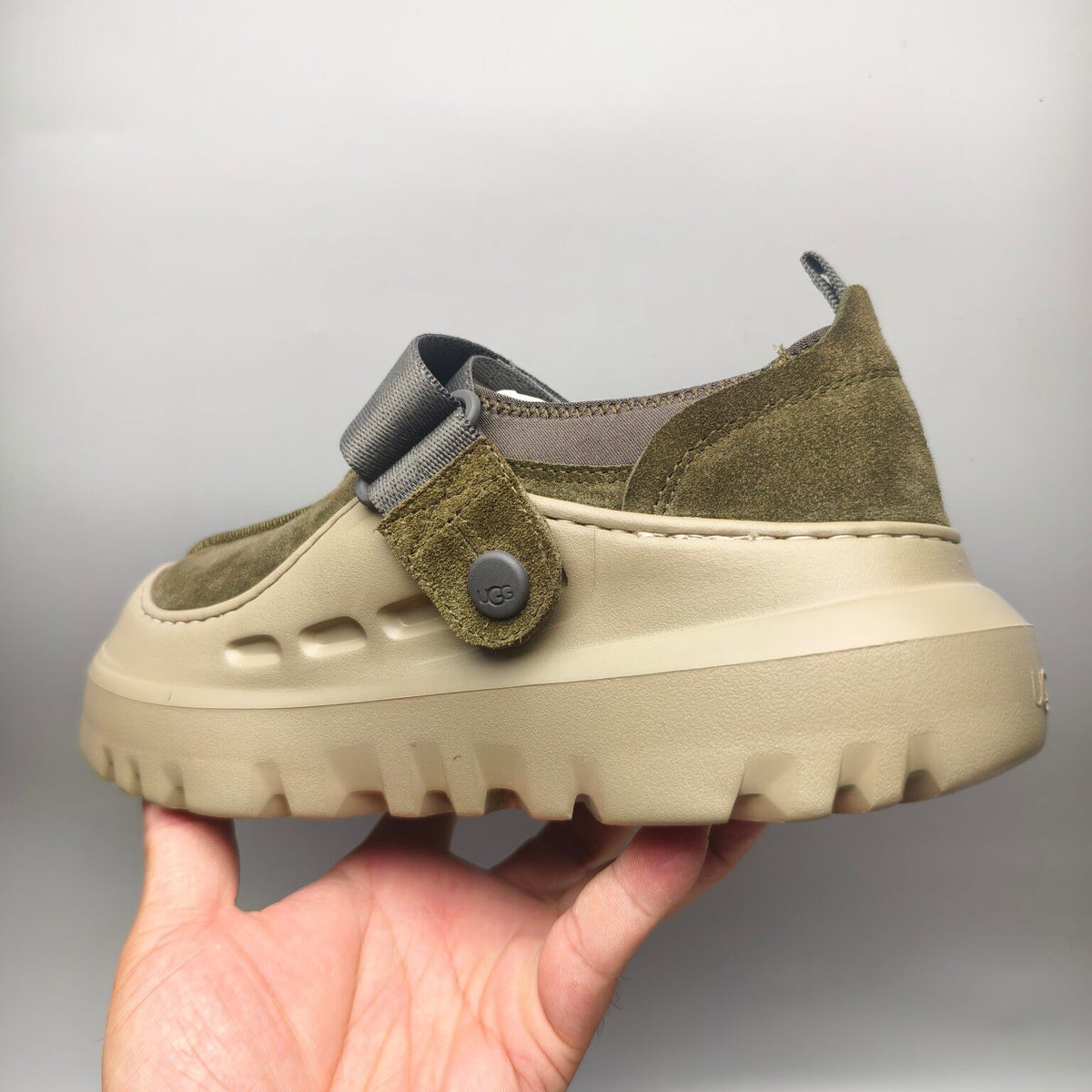 7550 Unisex Green Slip-On Casual Shoes