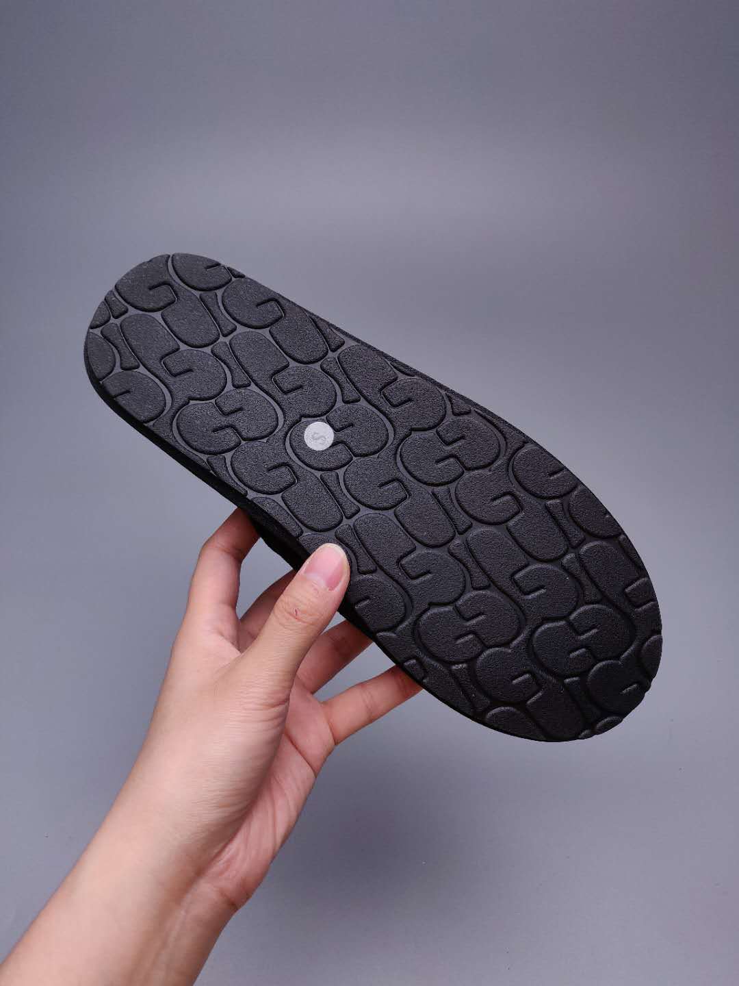 2593 Big G Black Indoor Slippers