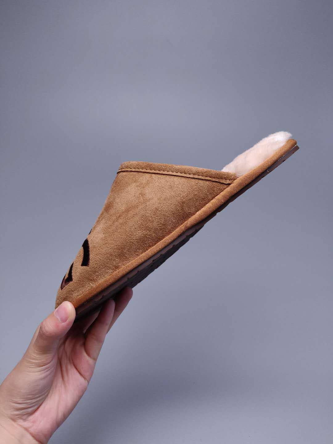 2593 Big G Chestnut Indoor Slippers