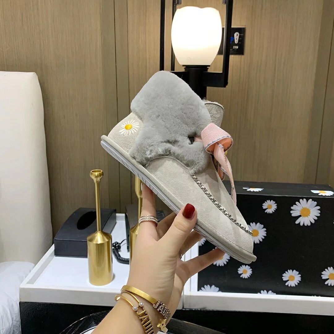 7888 Gray Daisy Chain-and-Ribbon Detail Shoes