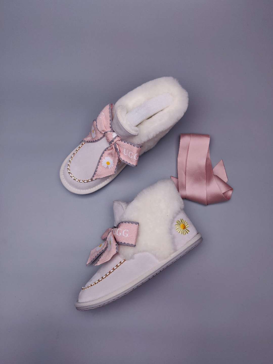 7888 Milkshake White Daisy Chain-and-Ribbon Detail Shoes