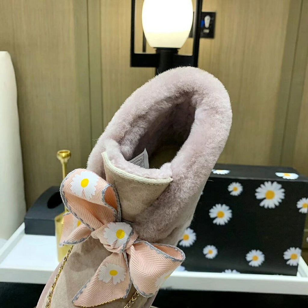 7888 Mu Pink Daisy Chain-and-Ribbon Detail Shoes