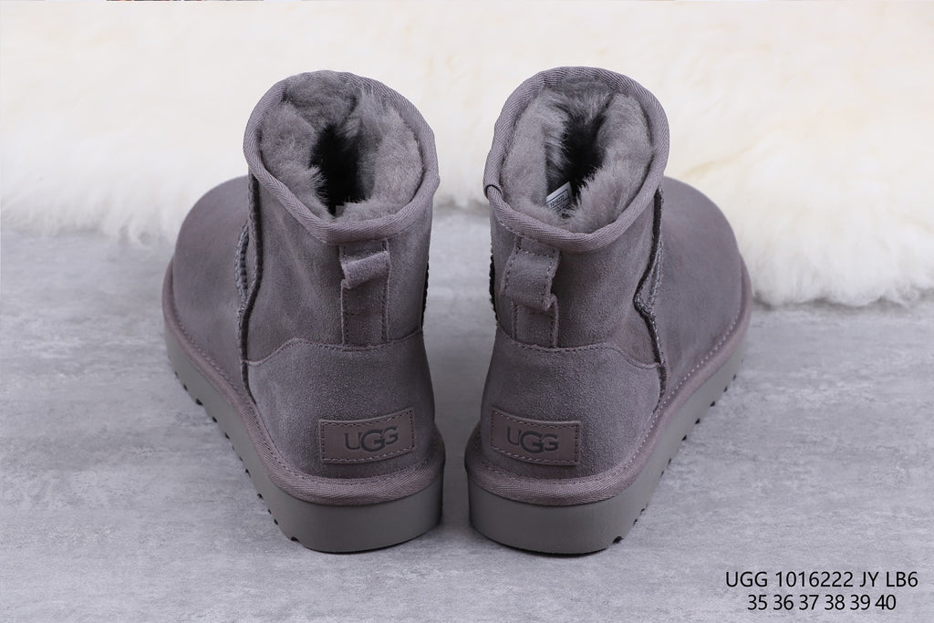 6222 Classic Mini II Gray Ankle Boots