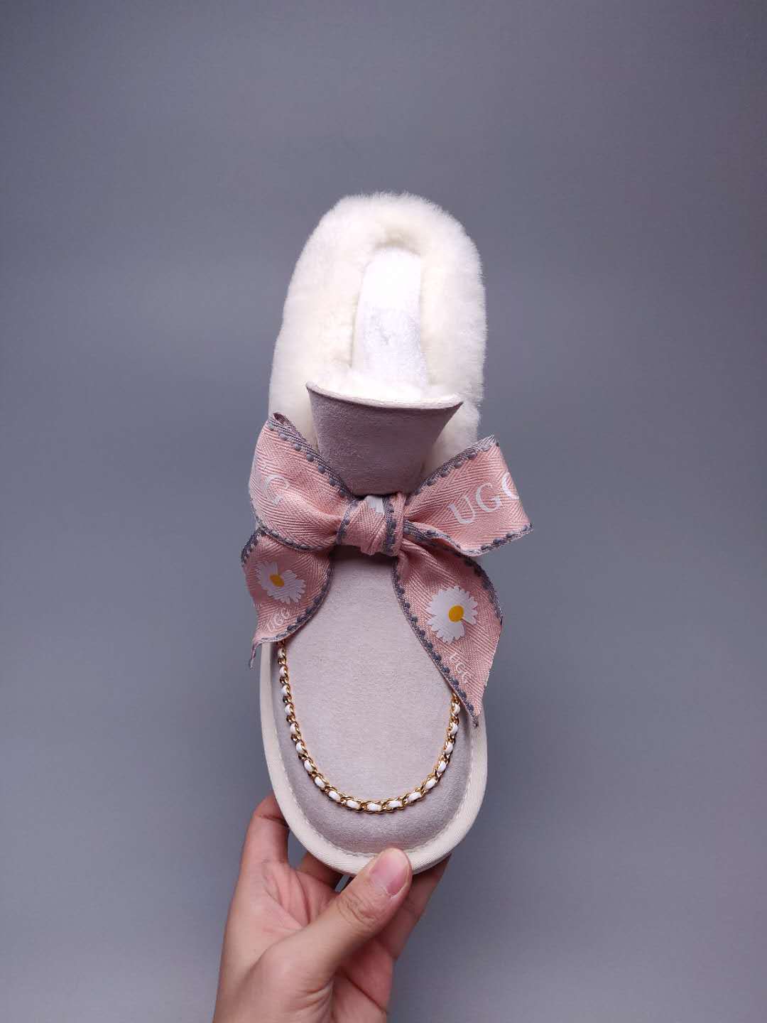 7888 Milkshake White Daisy Chain-and-Ribbon Detail Shoes