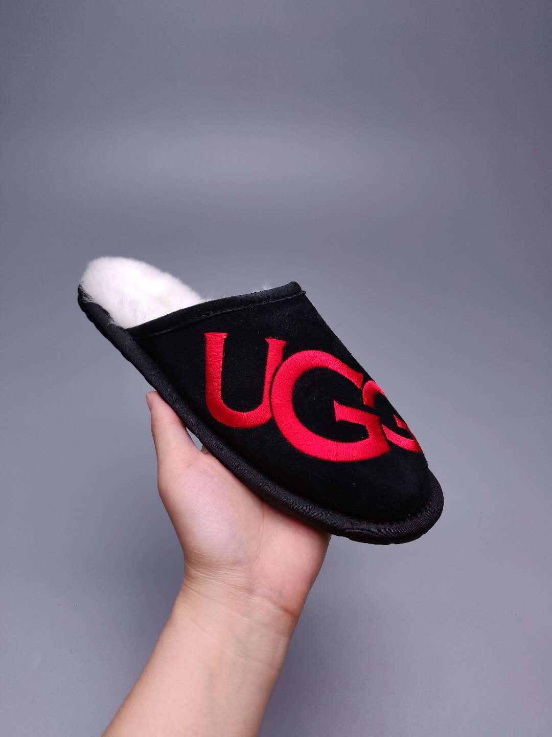 2593 Big G Black Indoor Slippers