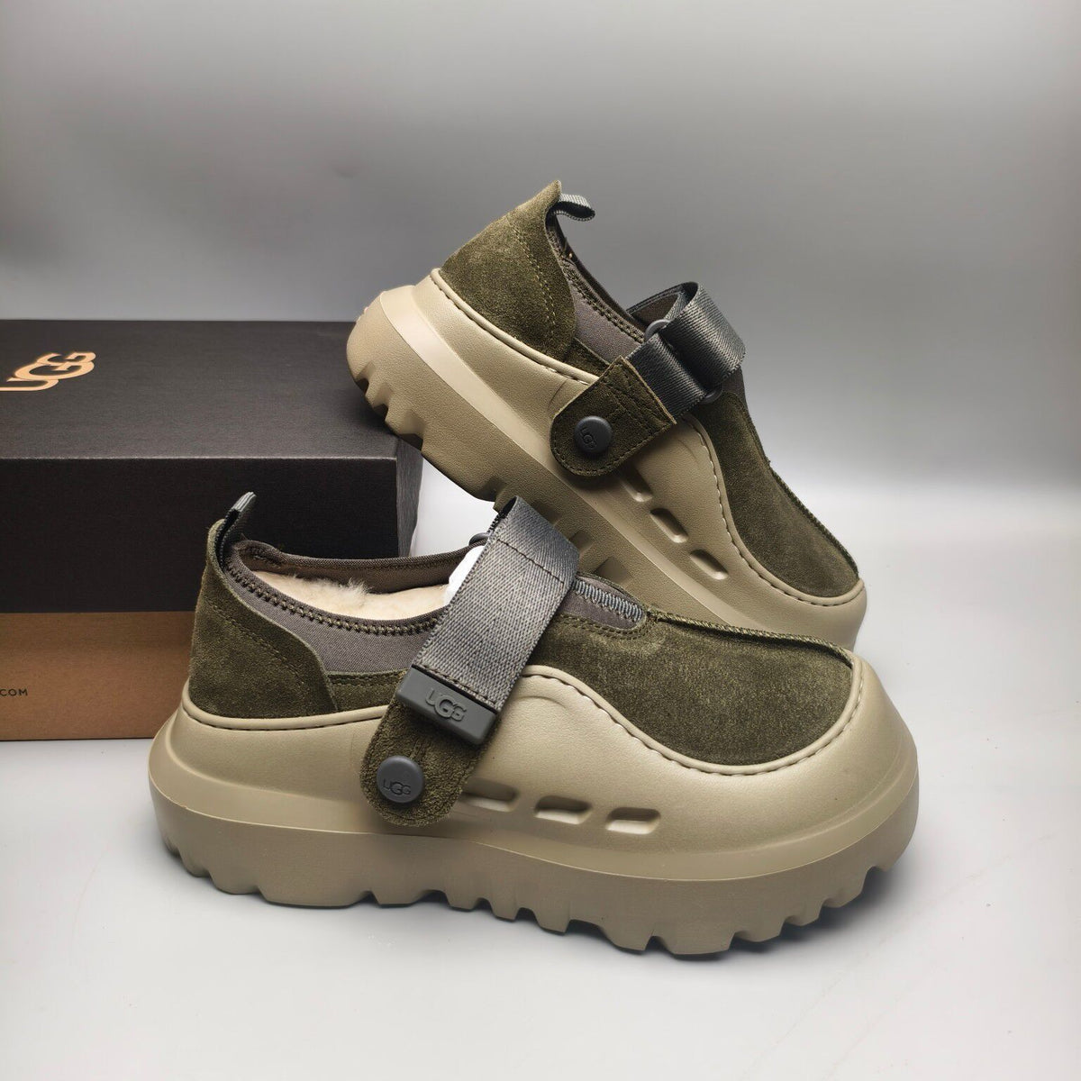 7550 Unisex Green Slip-On Casual Shoes