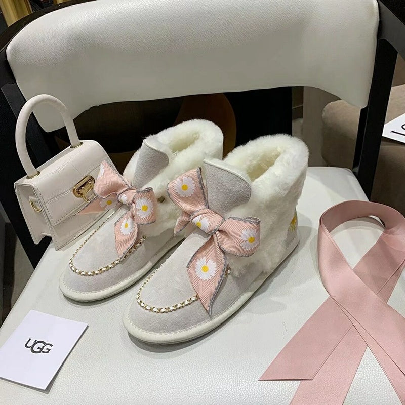7888 Milkshake White Daisy Chain-and-Ribbon Detail Shoes