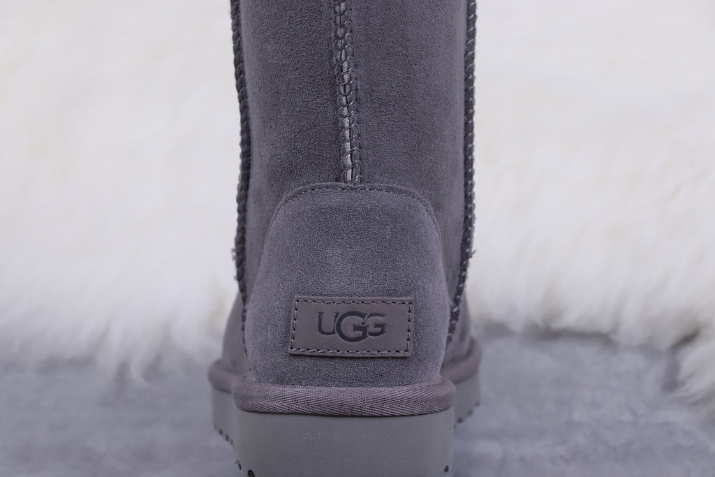 6223 Classic Short II Gray Boots