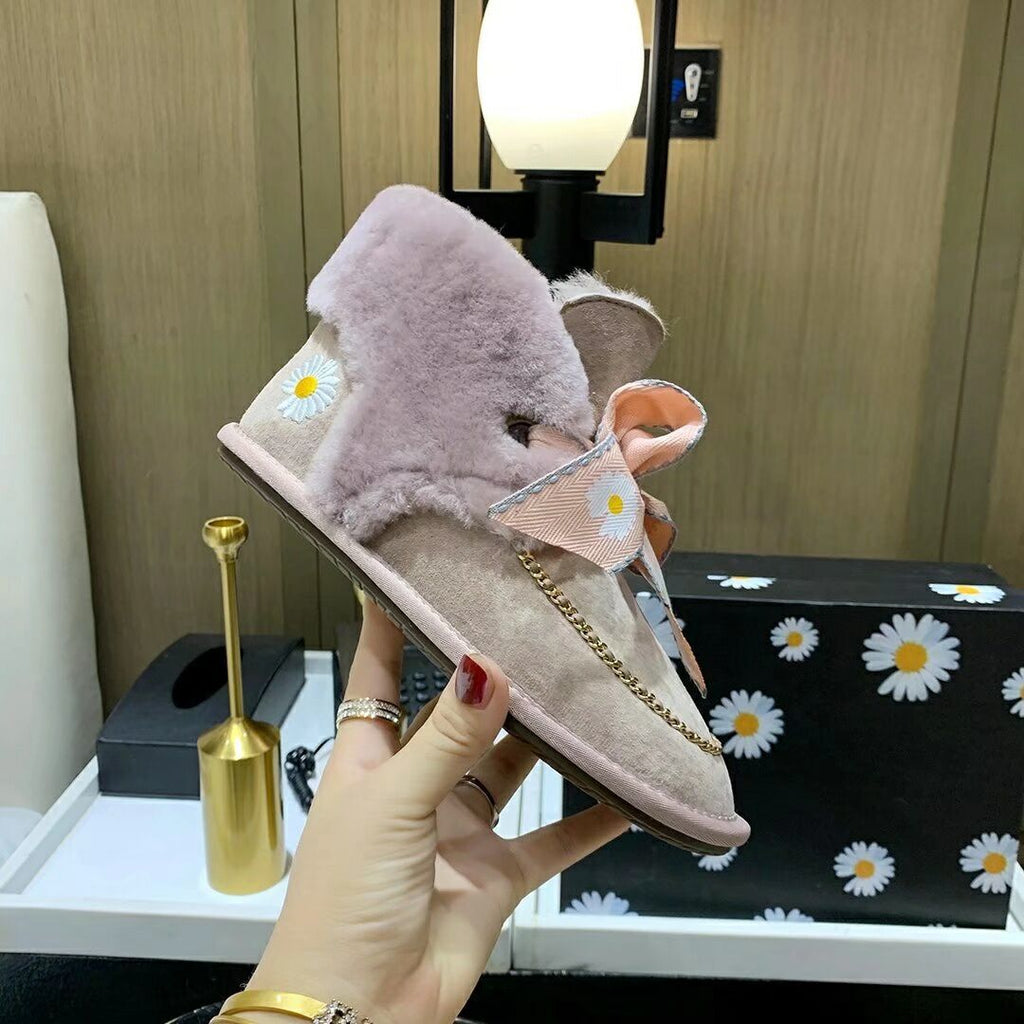 7888 Mu Pink Daisy Chain-and-Ribbon Detail Shoes
