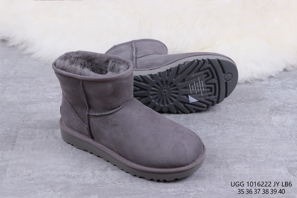 6222 Classic Mini II Gray Ankle Boots