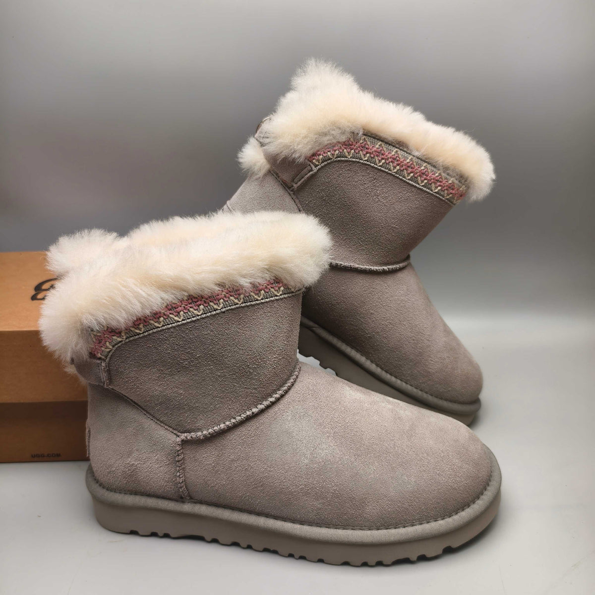 4517 Gray Folk-Inspired Back-Strap Shoes