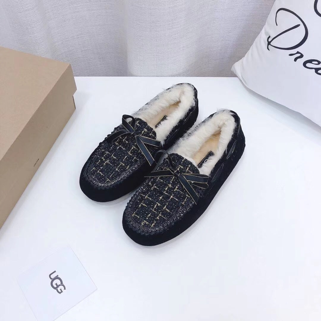 5623 Black Chic Moccasin-Style Loafers
