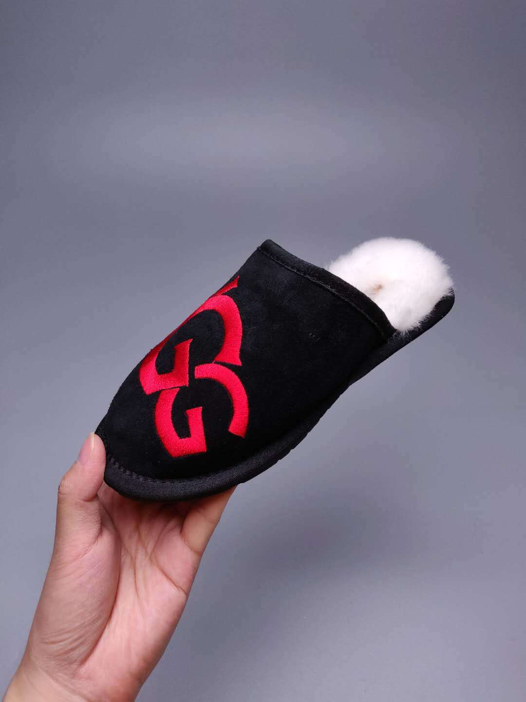 2593 Big G Black Indoor Slippers