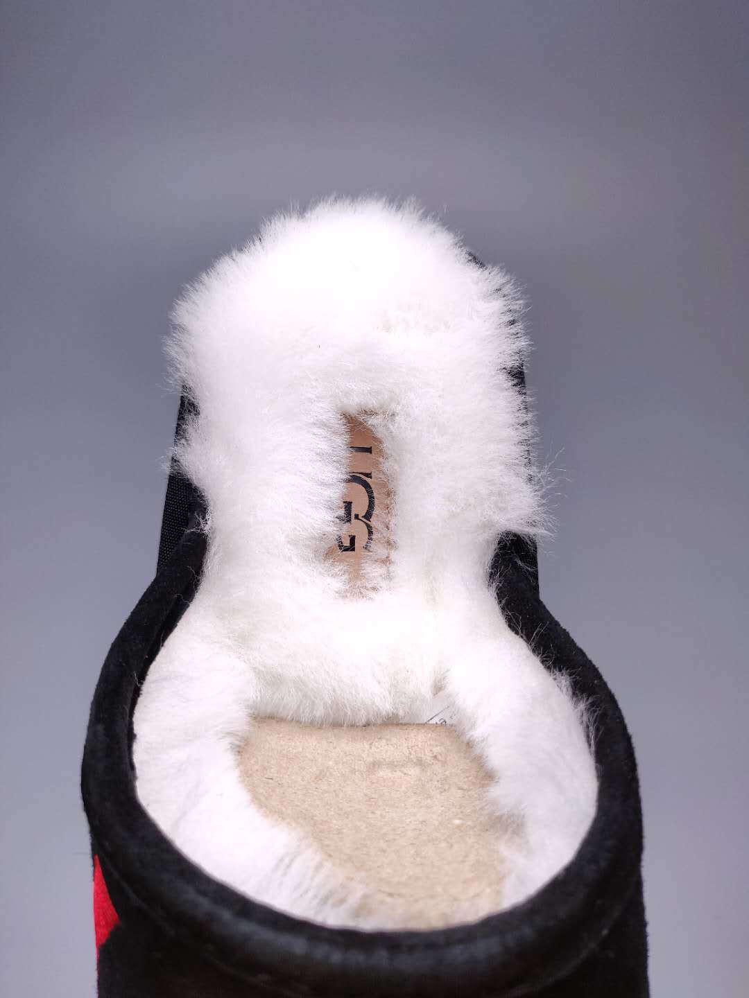 2593 Big G Black Indoor Slippers