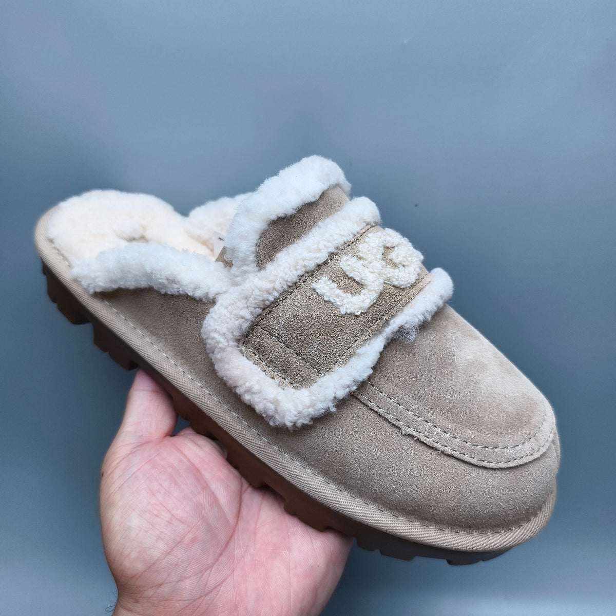 Sand Curly Plush Logo Slippers – 1206