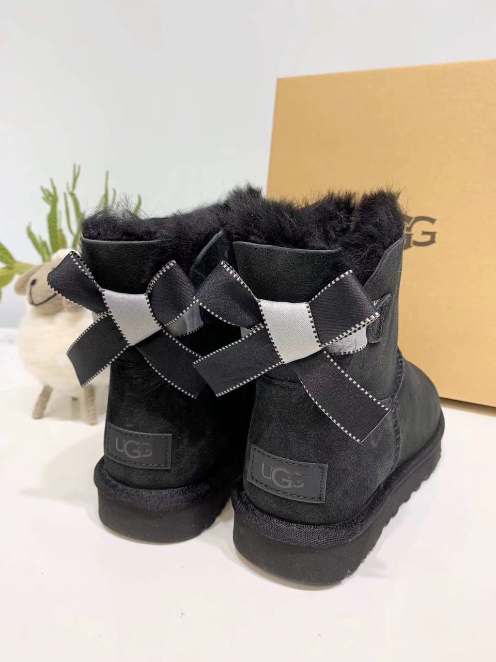 2938 Black Bow-Detail Shimmer Shoes