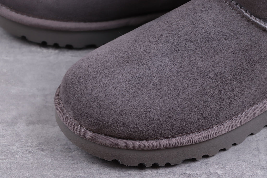 6222 Classic Mini II Gray Ankle Boots