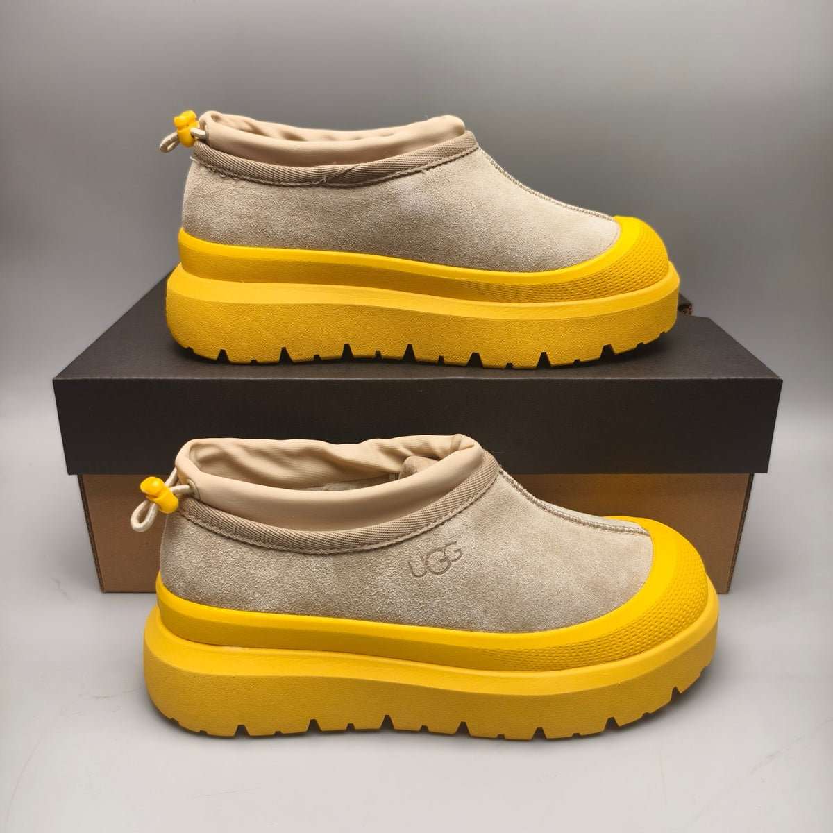 4096 Yellow Slip-On Casual Shoes
