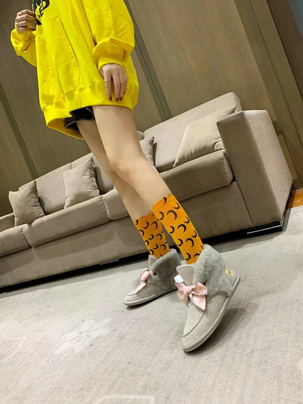 7888 Gray Daisy Chain-and-Ribbon Detail Shoes