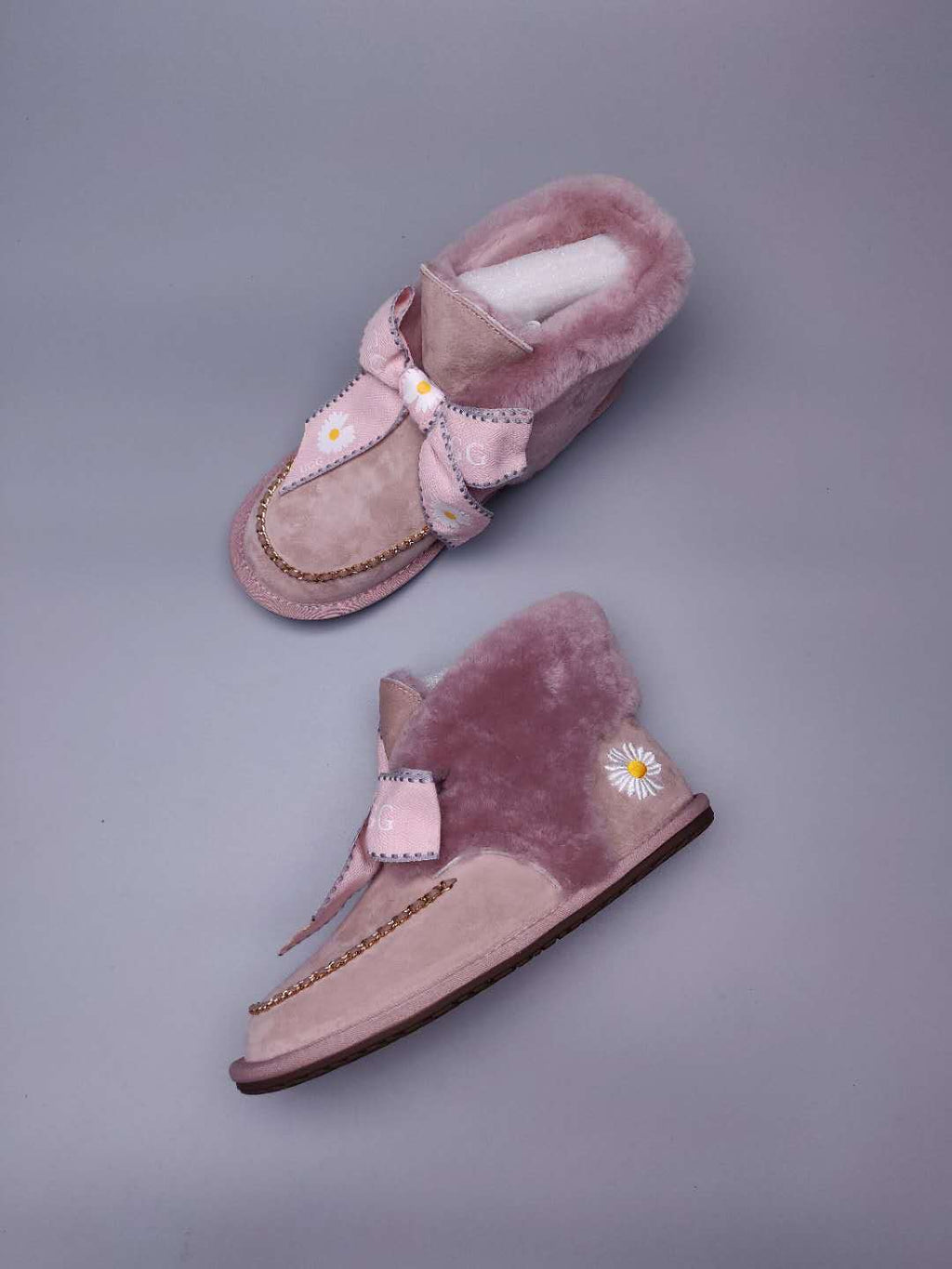 7888 Mu Pink Daisy Chain-and-Ribbon Detail Shoes