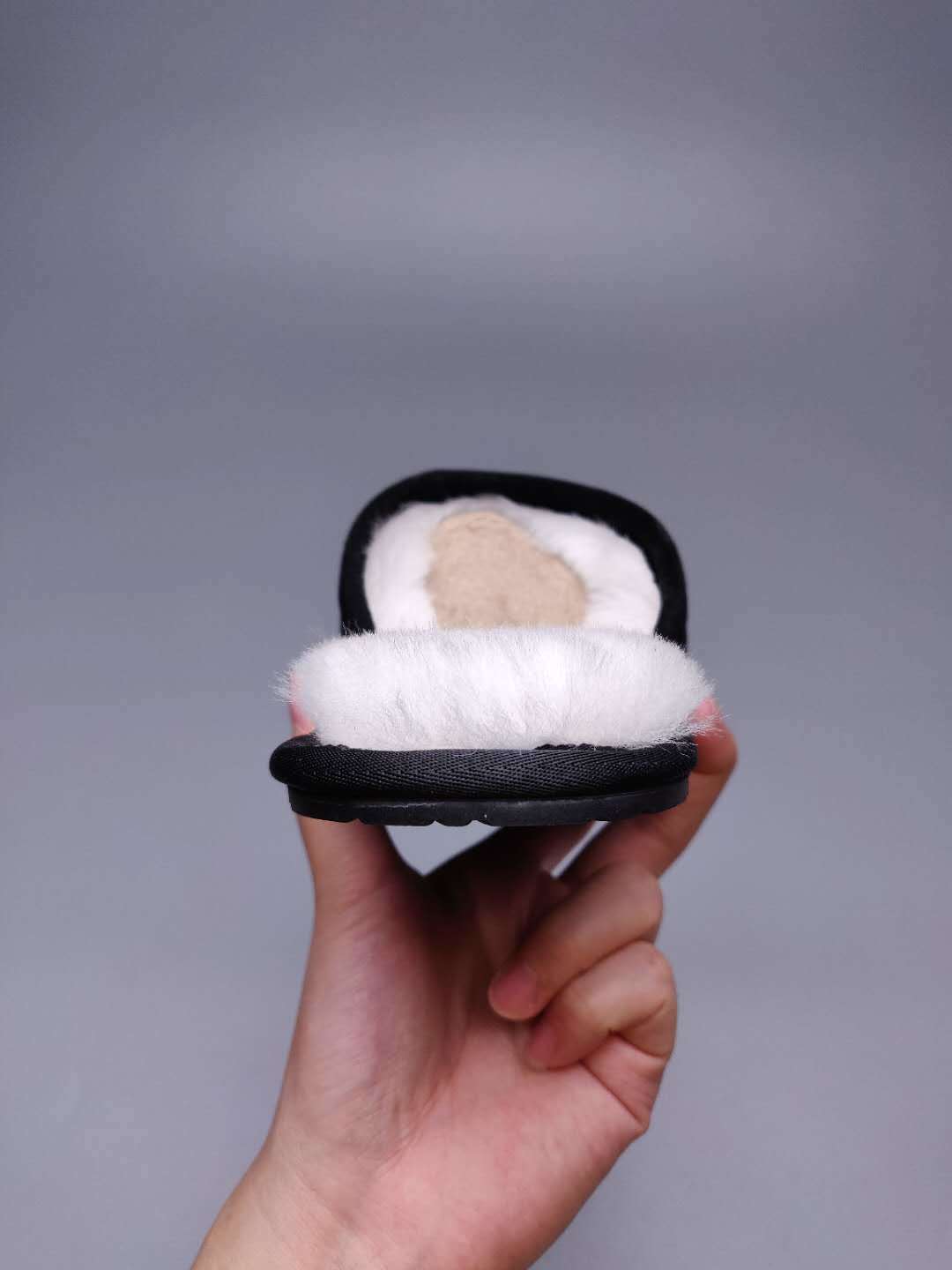 2593 Big G Black Indoor Slippers