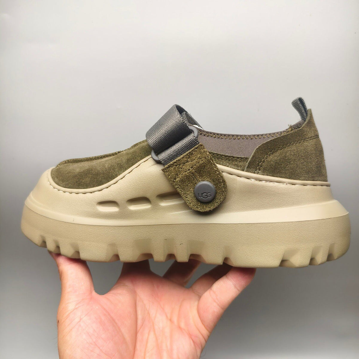 7550 Unisex Green Slip-On Casual Shoes