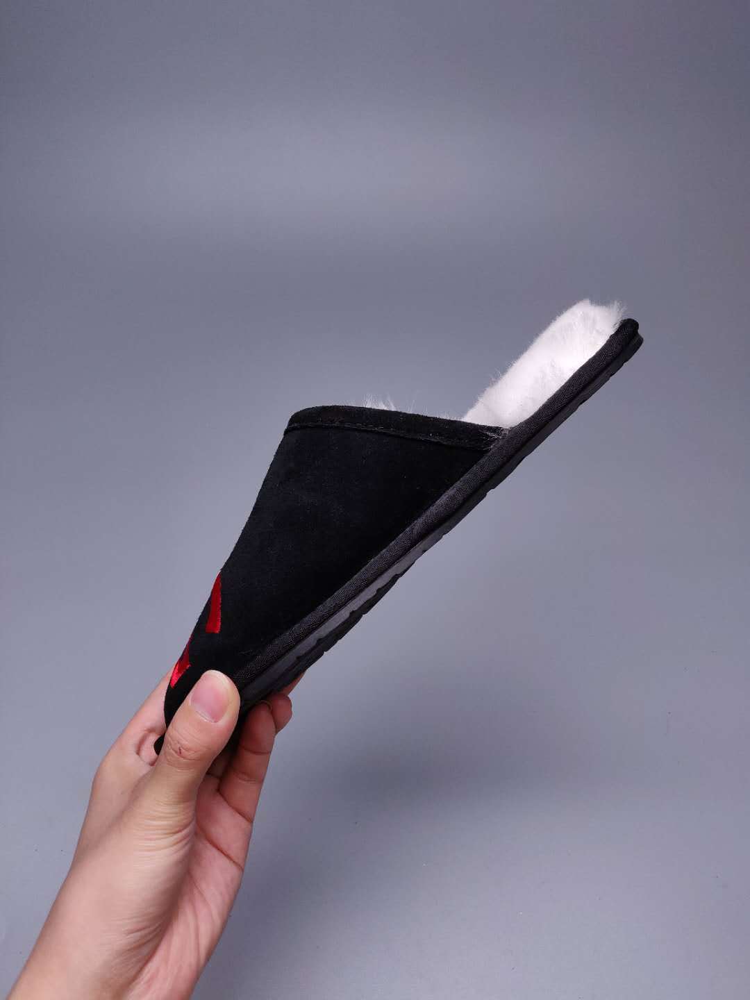 2593 Big G Black Indoor Slippers