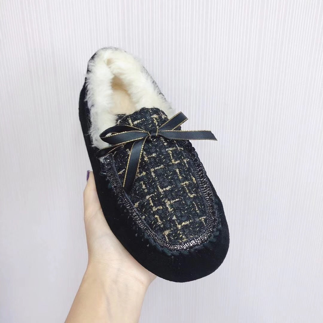 5623 Black Chic Moccasin-Style Loafers
