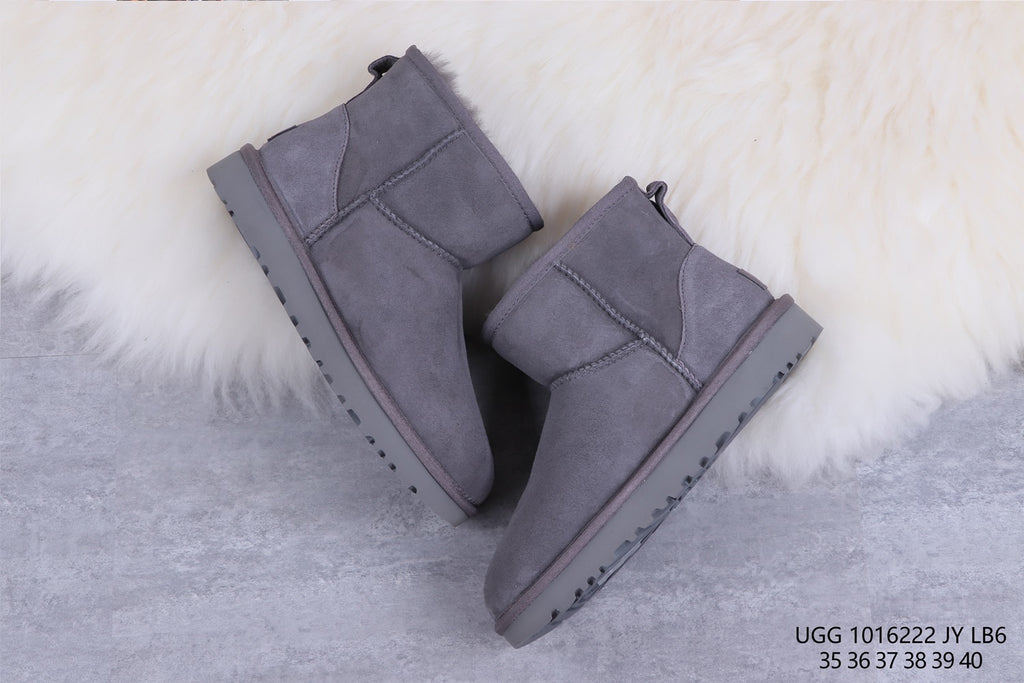 6222 Classic Mini II Gray Ankle Boots