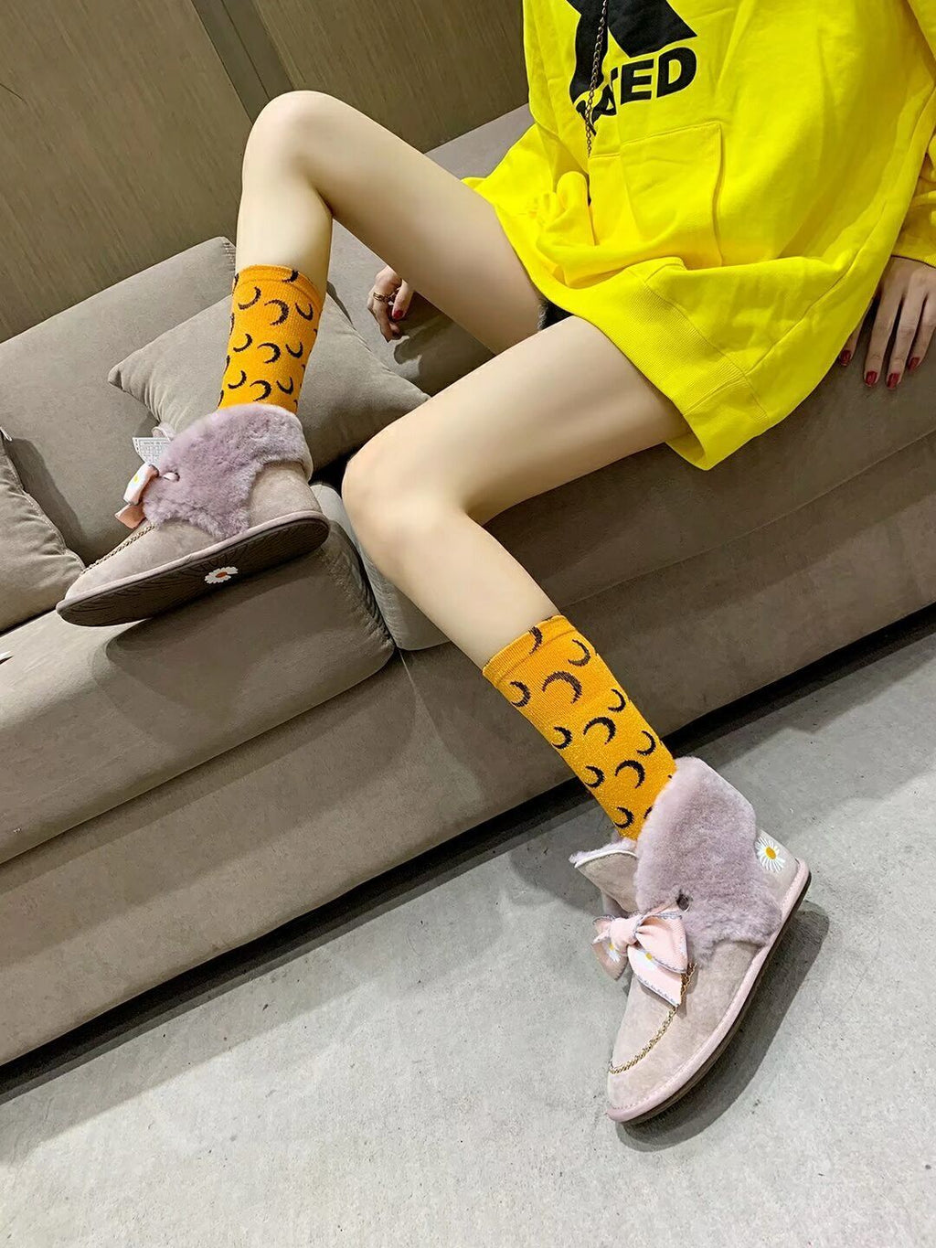 7888 Mu Pink Daisy Chain-and-Ribbon Detail Shoes