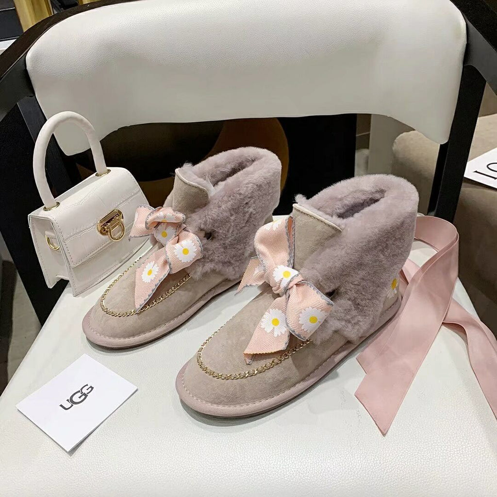 7888 Mu Pink Daisy Chain-and-Ribbon Detail Shoes