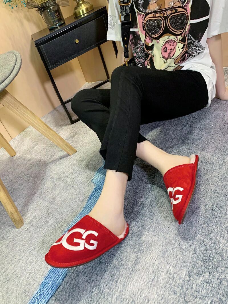 2593 Big G Bright Red Indoor Slippers