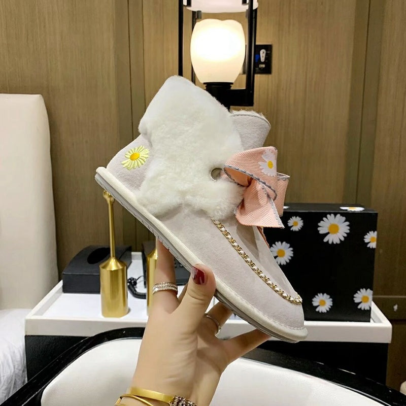 7888 Milkshake White Daisy Chain-and-Ribbon Detail Shoes