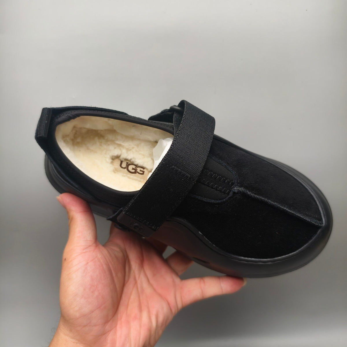7550 Unisex Black Slip-On Casual Shoes