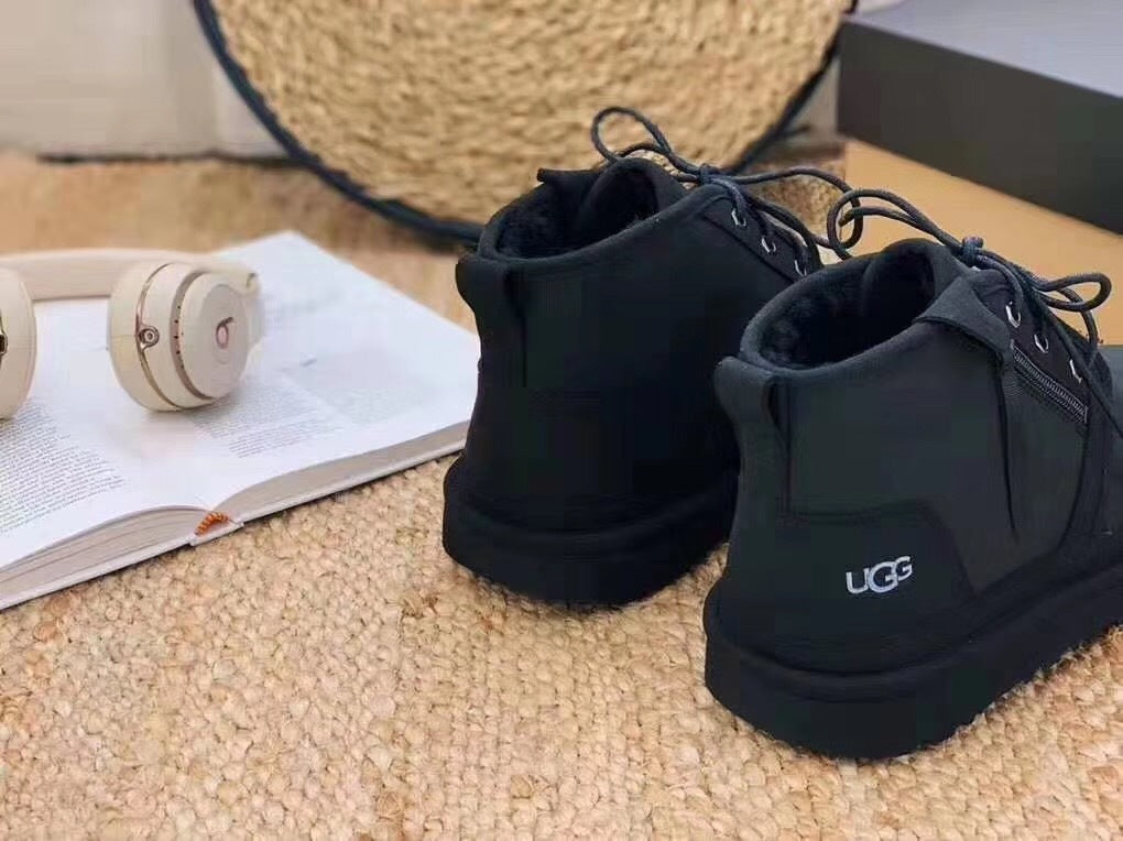 3883 Neum Black Zip-Up Shoes