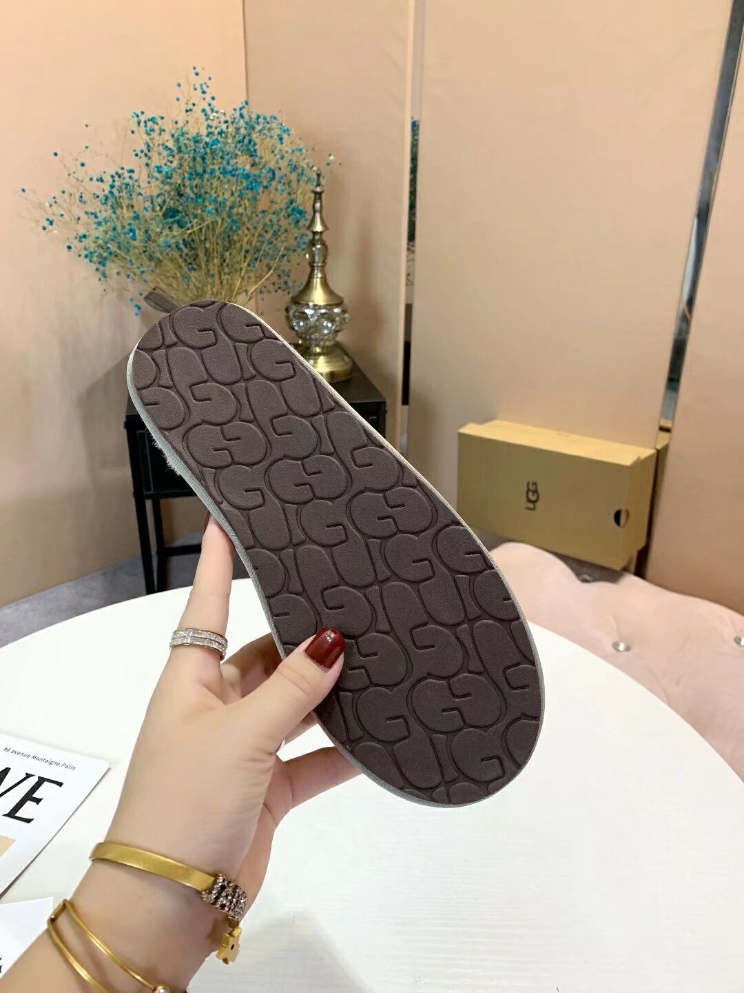 2593 Big G Gray Indoor Slippers