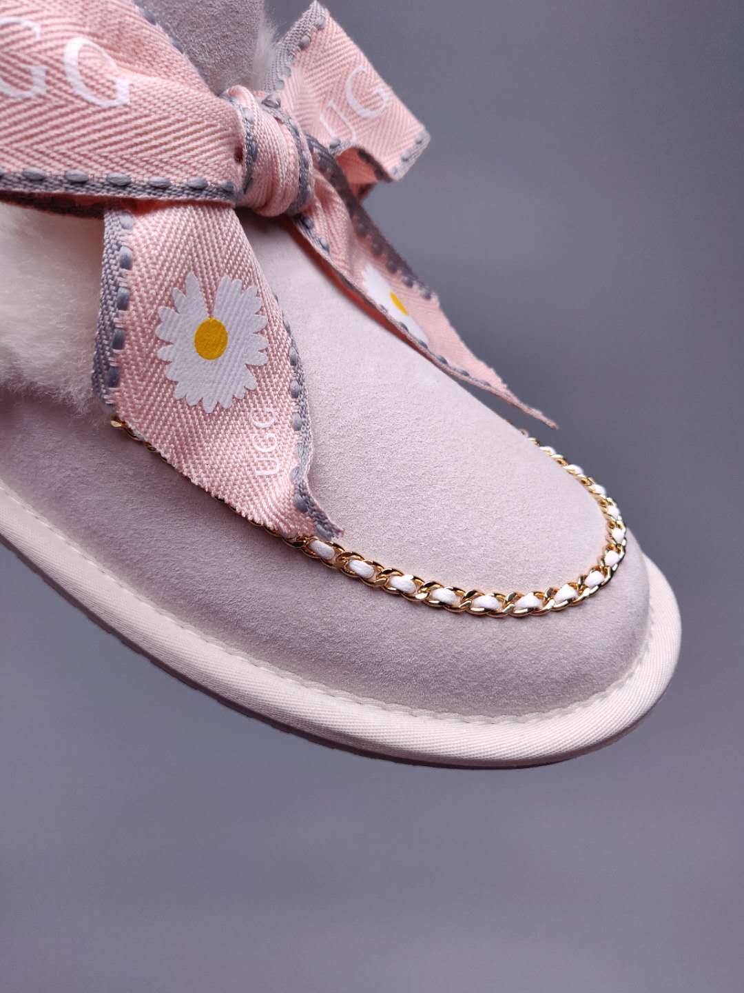 7888 Milkshake White Daisy Chain-and-Ribbon Detail Shoes