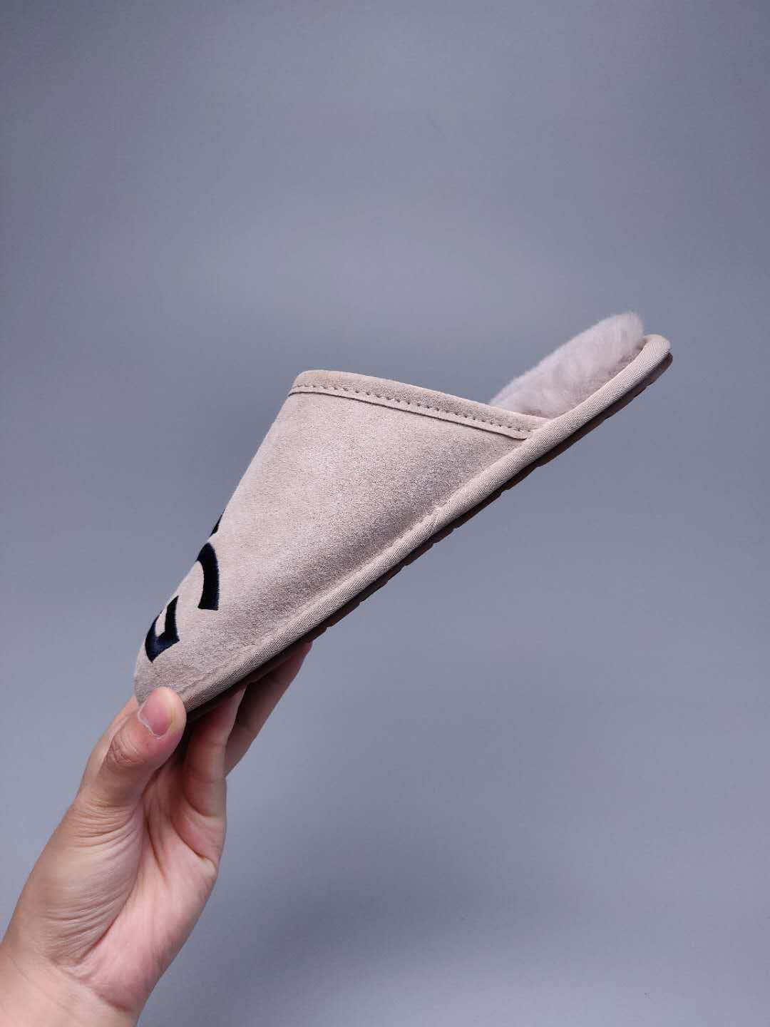 2593 Big G Gray Indoor Slippers