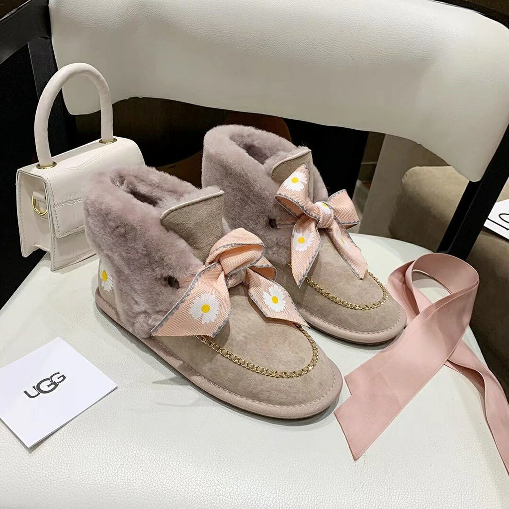 7888 Mu Pink Daisy Chain-and-Ribbon Detail Shoes