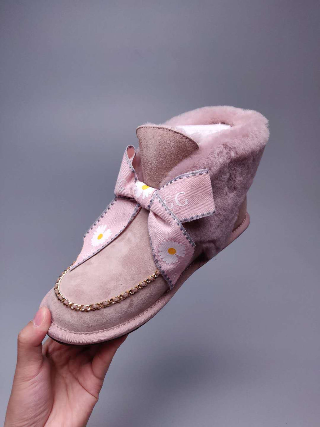 7888 Mu Pink Daisy Chain-and-Ribbon Detail Shoes